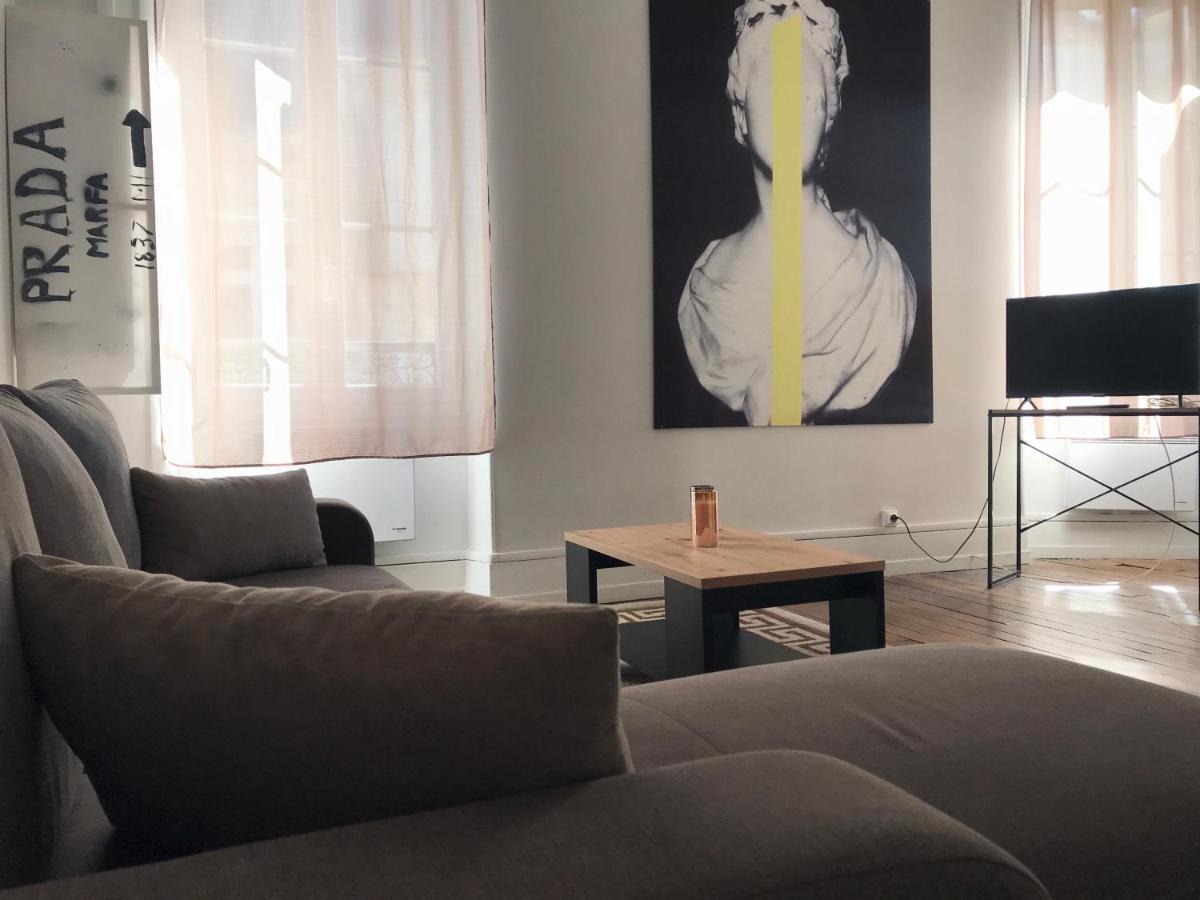 Appartement Standing Невер Екстериор снимка
